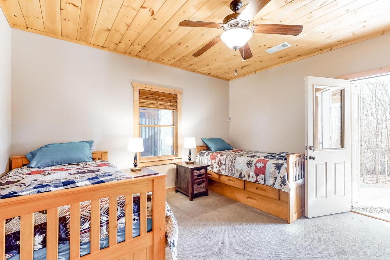 Bearfoot Lodge Ellijay Exterior photo